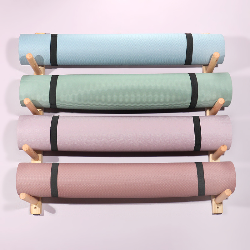 Yogamattenhalter aus Holz zur  – Home Gym Yoga Mat Storage Bewertung und Preis